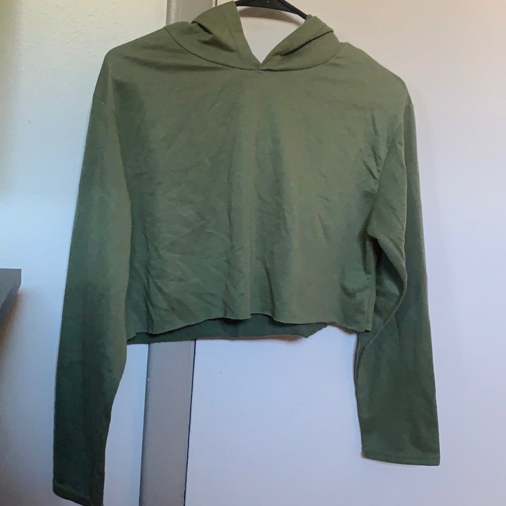 Green cropped hoodie